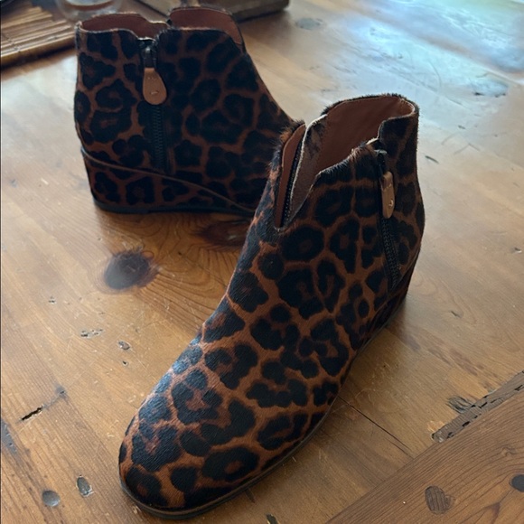 Gentle Souls Brown and Black Ankle Boots - Picture 2 of 5